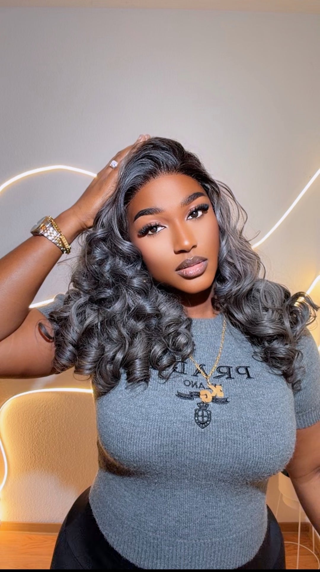 Grey Hollywood fluffy bouncy wig