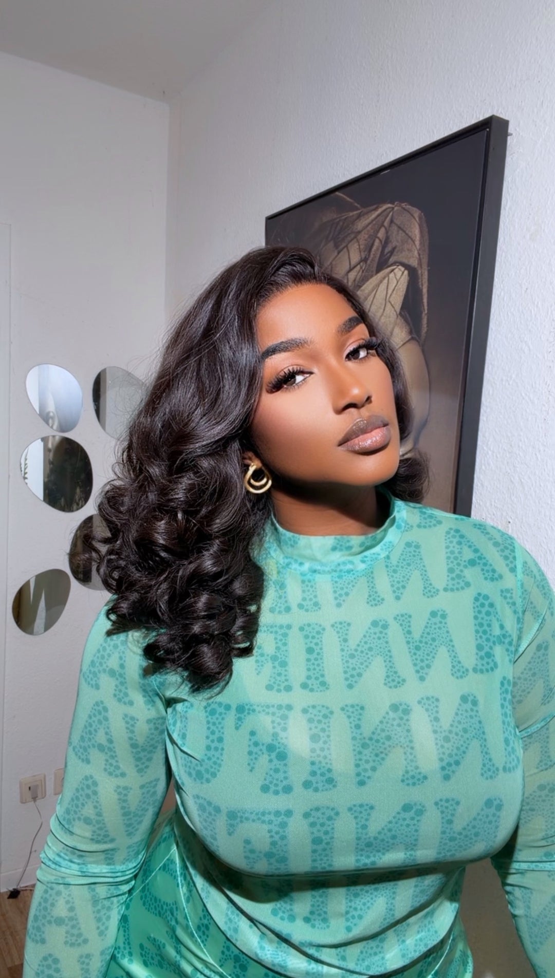 1b Hollywood fluffy bouncy wig