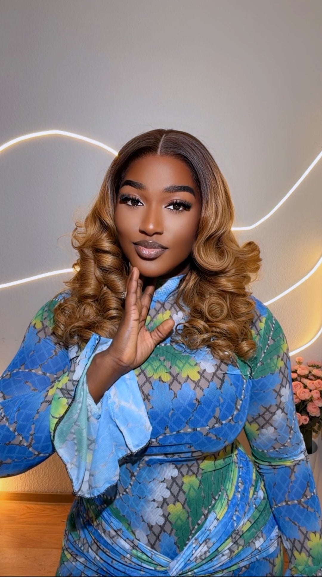 1b/Gold Donor Bouncy Wig