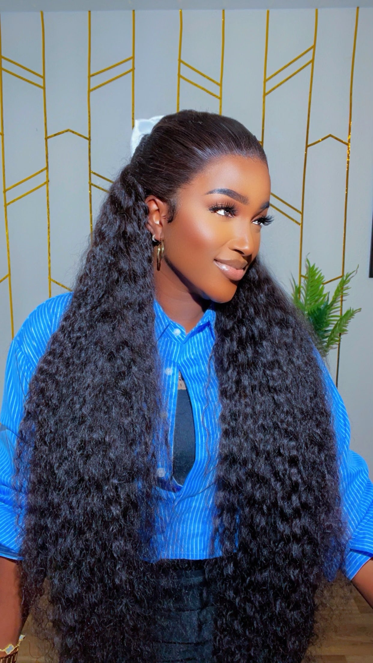 Indiana Curly Geena s hair