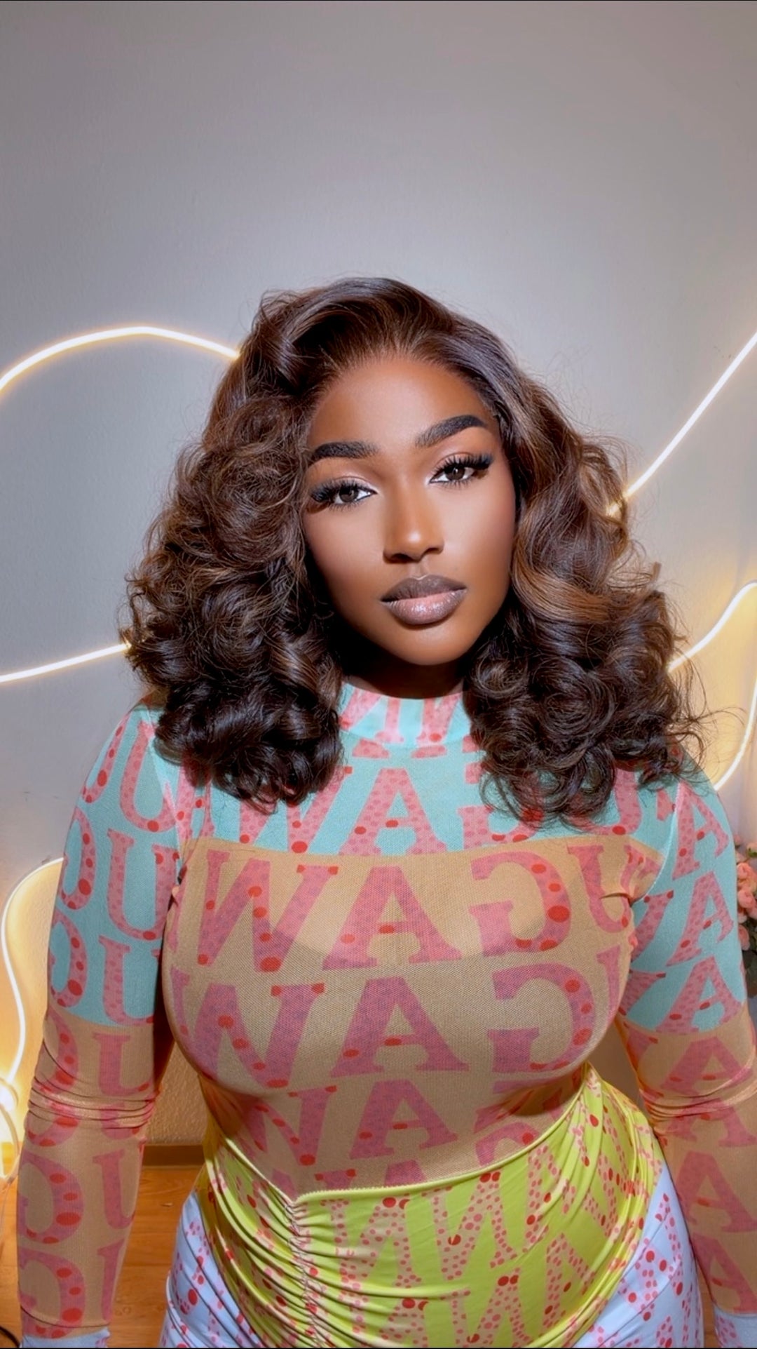 Brown highlight Hollywood fluffy bouncy wig